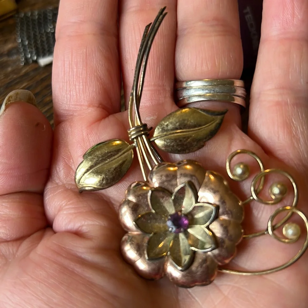 Harry Iskin 1/20 10k gold filled floral brooch crystal